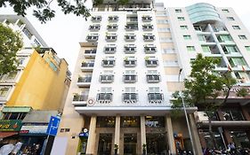 Vien Dong Hotel - Near Bui Vien Walking Street